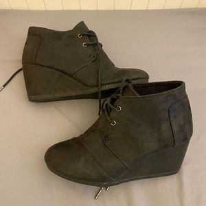 TOMS Wedge Bootie Size 7
